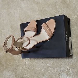 Kenneth Cole Nude/Buff "Brooke" heels